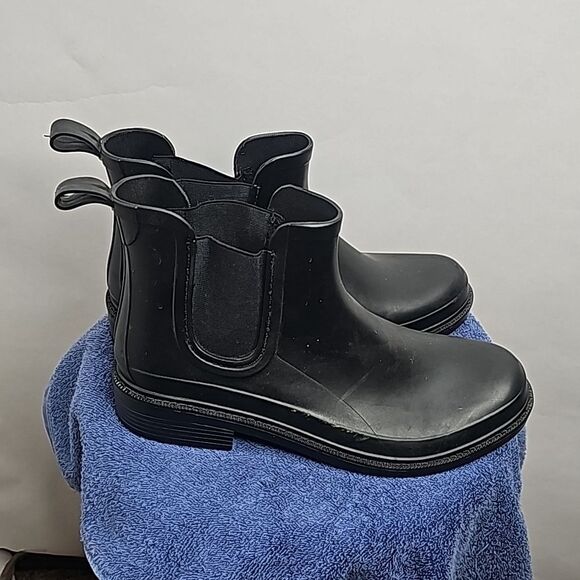 Chelsea Style Boots for Rain Black Leather Soles Size 9 - Picture 1 of 7